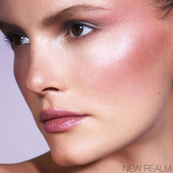 ILUMINADOR EM PÓ NARS AURA ILLUMINATING FACE & BODY